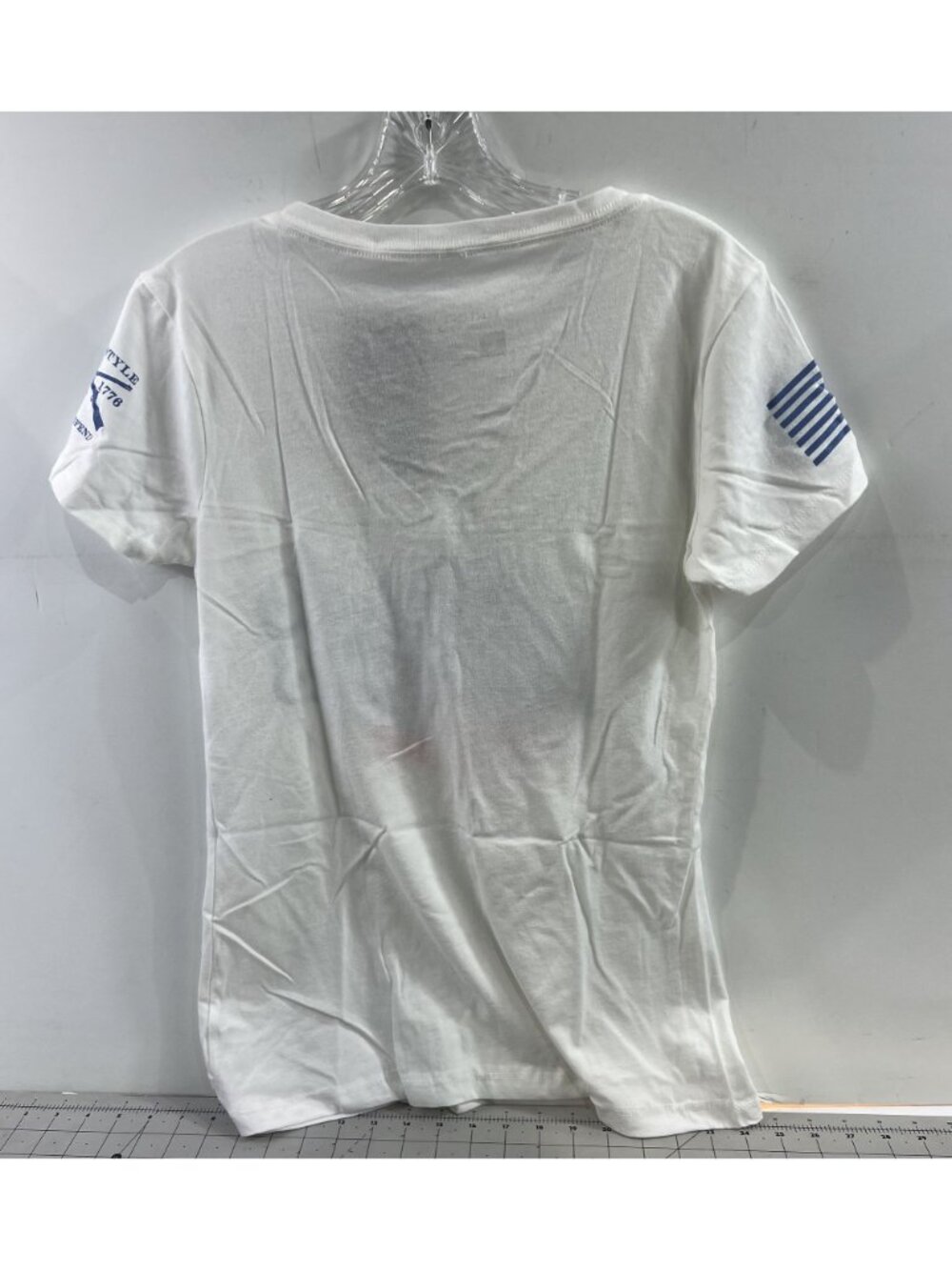 Grunt Style Freedom Vibes Women’s V-Neck T-Shirt Sz. L USA Patriotic Graphic - Picture 7 of 11